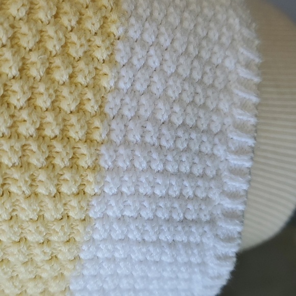CROFT & BARROW, lightweight 100% cotton yellow and white sweater. - Picture 5 of 12